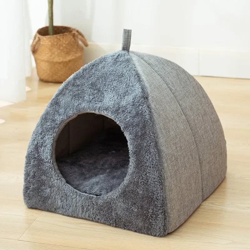Casa Triangular Cerrada para Gatos – Nido Cálido y Grueso para Sueño Profundo