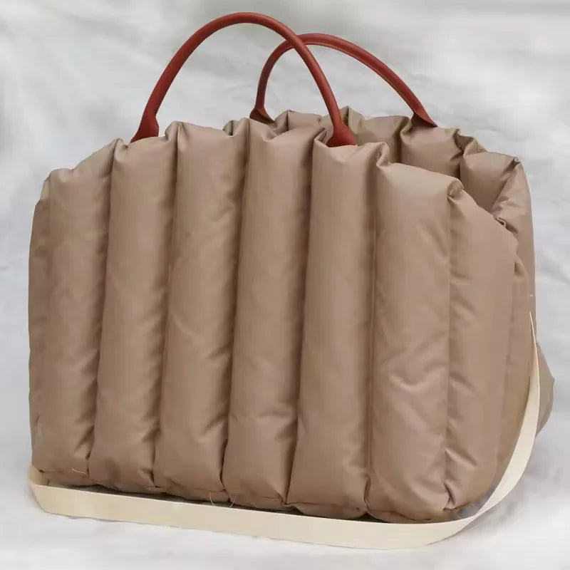 Bolso Transportador de Lujo para Mascotas – Cálido, Portátil y Extraíble