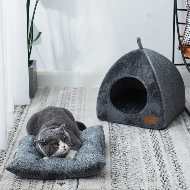 Casa Triangular Cerrada para Gatos – Nido Cálido y Grueso para Sueño Profundo